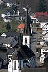 Blick auf den Kirchturm von Ddinghausen