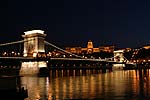 Kettenbrcke mit Knigspalast in Budapest