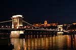 Kettenbrcke mit Knigspalast in Budapest
