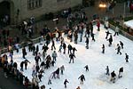 Eisflche im Hof der Burg