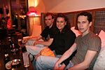 Matthias, Olympia und Ioannis in einer Bar/Disco in Naousa