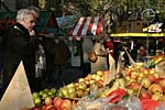 Obststand auf dem Hansemarkt in Dortmund