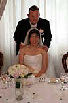Sven und Kazuko am Hochzeitstisch