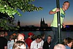 Besucher am Rhein