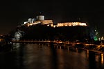 Blick auf die Festung Kufstein bei Nacht