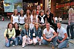 Gruppenfoto vor der Berliner Spielbank