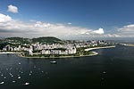 Blick auf die Guanabara-Bucht, rechts der City-Flughafen Santos Dumont