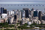 Skyline von Rio vor der Ponte Presidente Costa E Silva Brcke