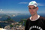 Christian auf dem Cocovardo mit Blick auf Rio im Hintergrund