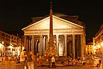 Pantheon bei Nacht