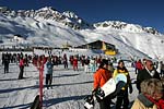 zum Tagesabschluss groer Andrang an der Giggijoch-Bergstation