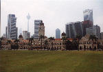 Skyline von Kuala Lumpur (Malaysia) mit dem Sultan Abdul Samad Gebude im Vordergrund